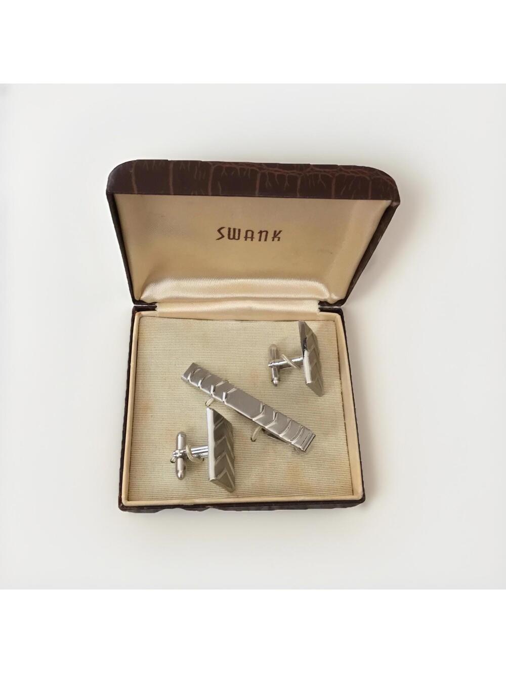 NEW IN BOX Men's Swank Silver Chevron Cufflinks Cuff Links Tie Clip Gift Set
